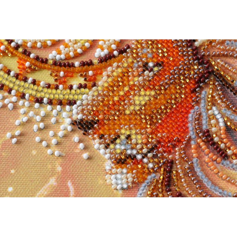 Mid-sized bead embroidery kit Sunny lion