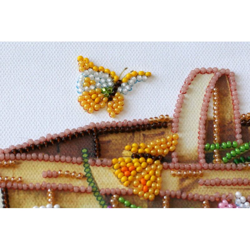 Mid-sized bead embroidery kit First flowers