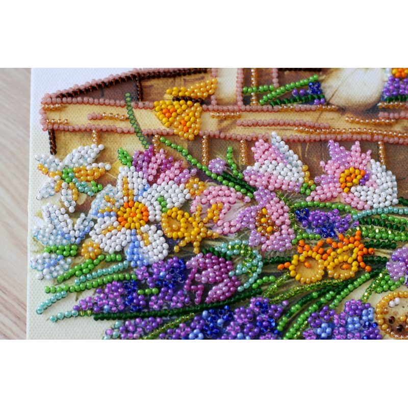 Mid-sized bead embroidery kit First flowers