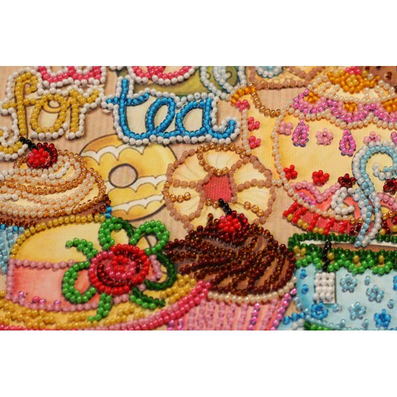 Mid-sized bead embroidery kit Crazy tea party