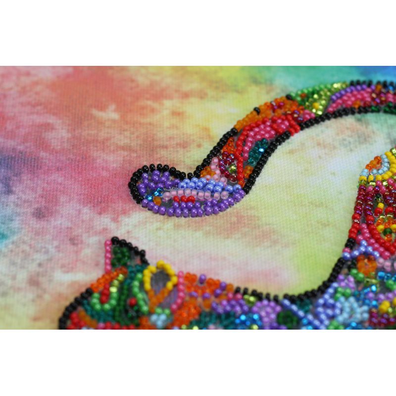 Mid-sized bead embroidery kit Playful kitten
