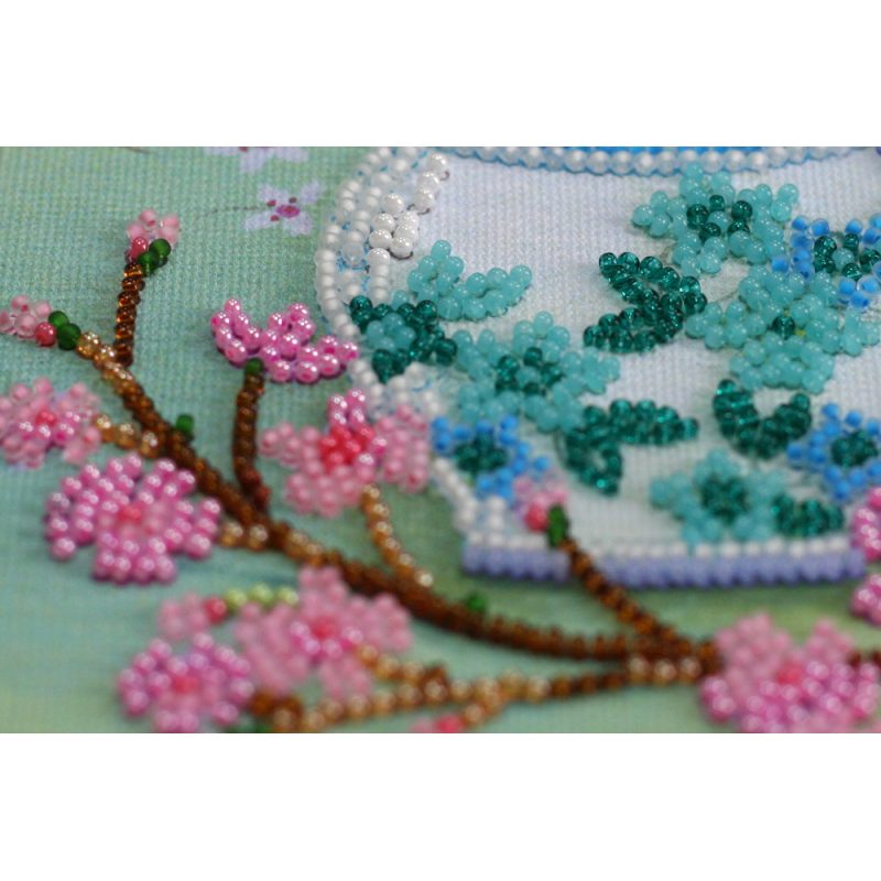 Mid-sized bead embroidery kit April morning