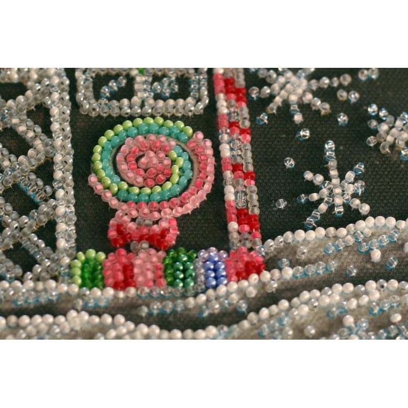 Mid-sized bead embroidery kit Icing-sugar