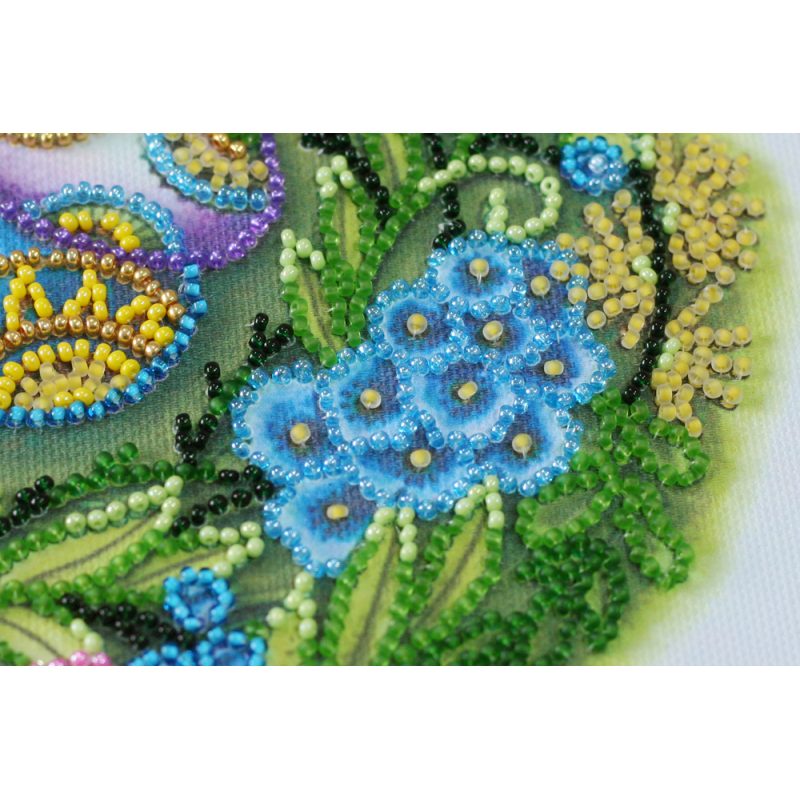 Mid-sized bead embroidery kit Easter wreath